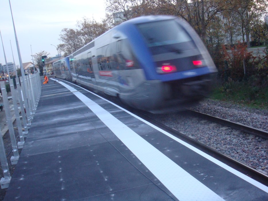 Connexinfra installiert in nur zwei Monaten zwei modulare Bahnsteige von Tata Steel in Toulouse
